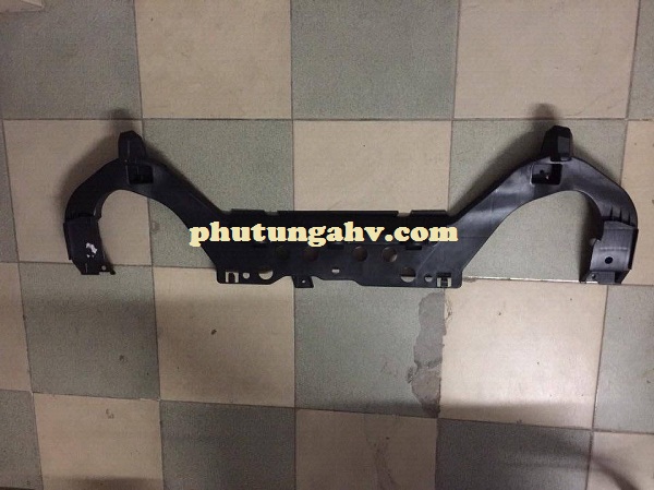 chắn bùn dưới ba đờ xốc trước mazda 3 2015